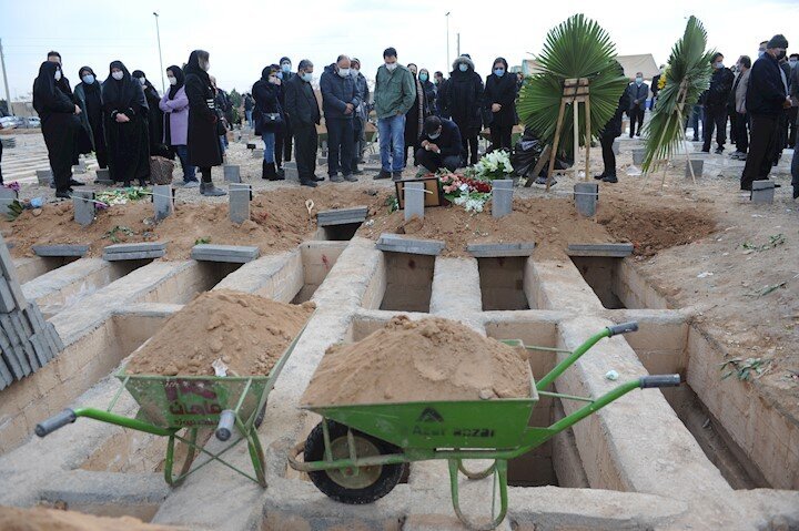 عضو شورای شهر: نگاه شهرداری به قبر‌های بهشت زهرا، درآمدزایی است