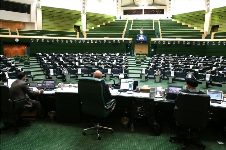 روزنامه جمهوری اسلامی: اگر رئیس مجلس دوازدهم از منتخبین تهران برگزیده شود، یعنی کسی در راس مجلس قرار می‌گیرد که کمتر از ۵% آراء در انتخابات را دارد