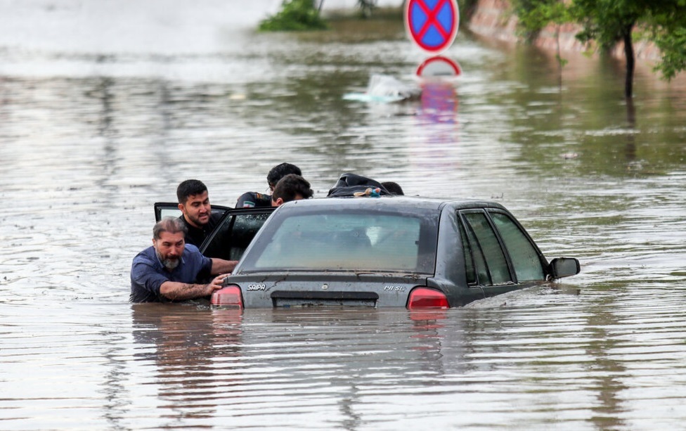 آخرین خبرها از سیلاب وحشتناک در خیابان‌های مشهد/ شمار جانباختگان به ۷ نفر رسید/ ۱۲ نفر همچنان مفقود