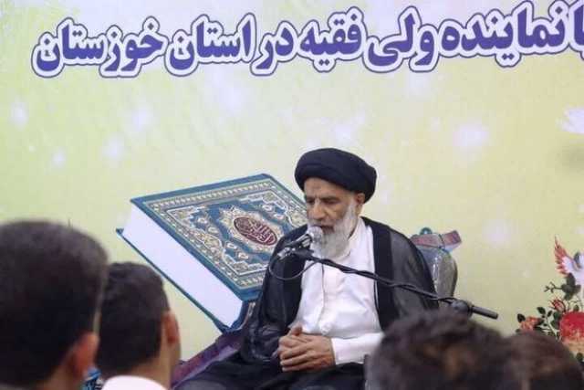 امام جمعه اهواز: حواستان به حجاب زنان در ترمینال‌ها هم باشد