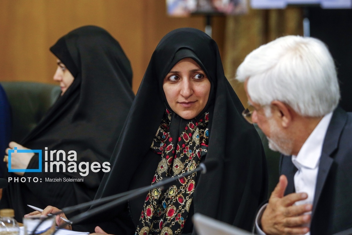 کیهان از مواضع معاون زنان پزشکیان عصبانی شد