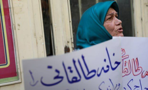 فرزند آیت‌الله طالقانی در تجمع مقابل خانه طالقانی: زاکانی باید پاسخگو باشد/ شهرداری در امانت خیانت کرده