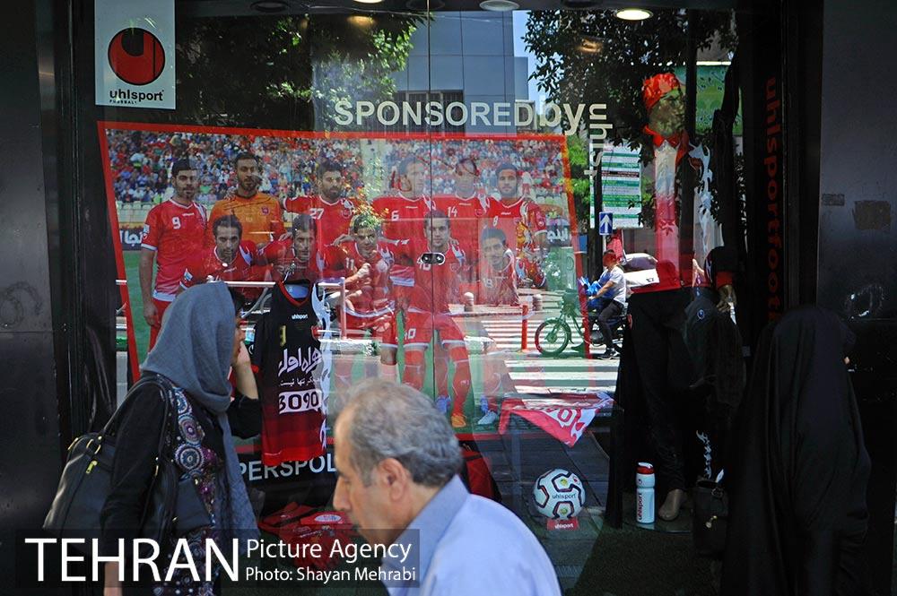 باشگاه پرسپولیس: به دیجی کالا، دیوار و و فروشگاه‌های منیریه هشدار دادیم / قانون کپی‌رایت باید رعایت شود