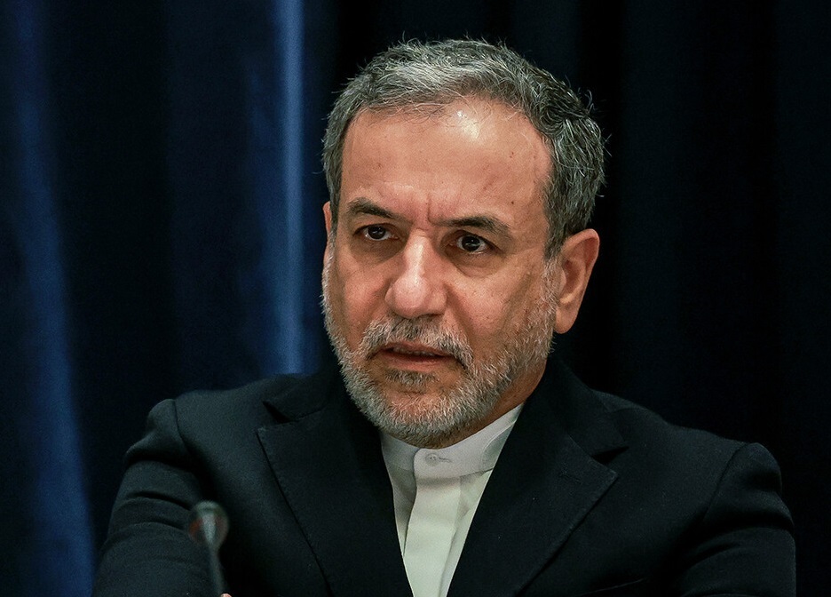 پاسخ عراقچی به سؤالی دربارهٔ زمان اجرای عملیات وعدهٔ صادق ۳ در جمع فرماندهان سپاه: این را شما باید پاسخ بدهید