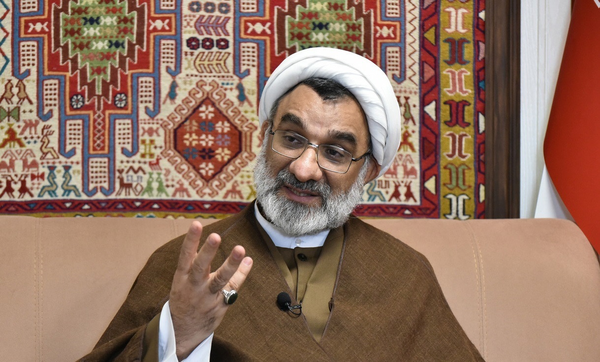 انتقاد تند دبیر شورای عالی انقلاب فرهنگی از مصوبه عفاف و حجاب و منتقدان ظریف / برخی مصوبه‌ها نتیجه عکس دارد /تخلف در قانون به کارگیری افراد دوتابعیتی بسیار است