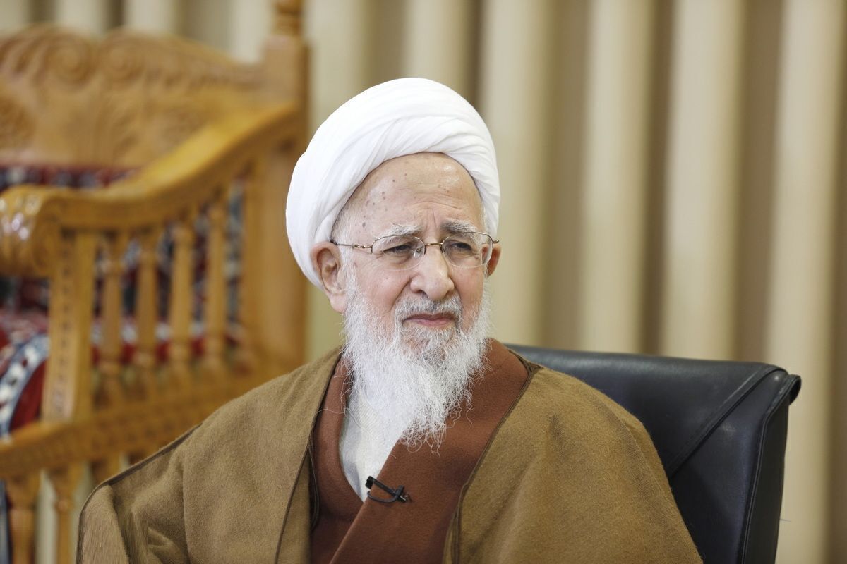 آیت‌الله جوادی‌آملی: مسئله حجاب با بگیر و ببند حل نمی‌شود