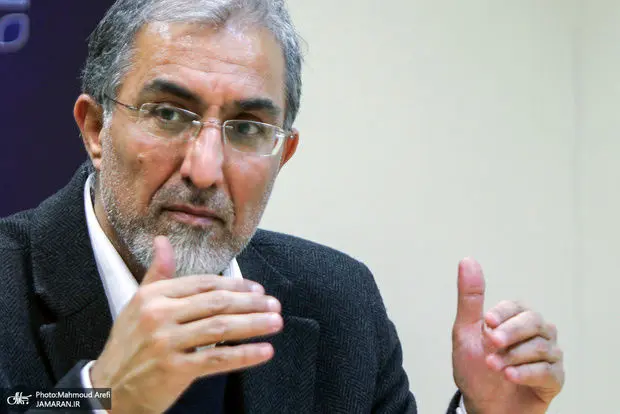 حسین راغفر: دلار به بالای ۱۱۰ هزار تومان می‌رسد / دولت در حال حاضر ارزی ندارد که بخواهد ارزپاشی کند