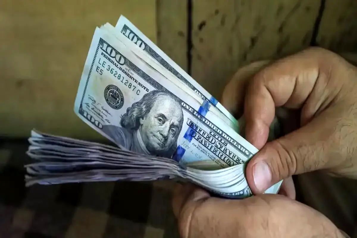 عضو اتاق بازرگانی: انتشار اخبار حاکی از توافق میان ایران و آمریکا می‌تواند نرخ ارز را تا ۳۰ درصد کاهش دهد
