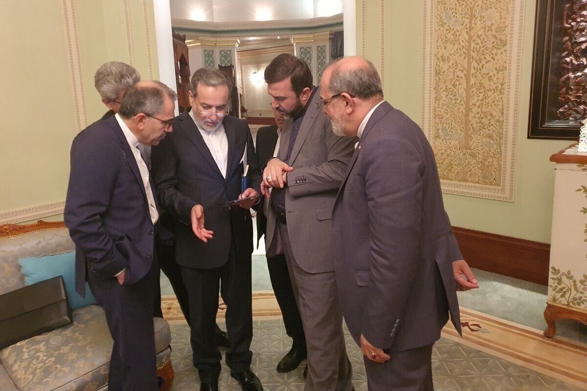 جزئیات روزنامه انگلیسی‌زبان تهران تایمز از مذاکرات ایران و آمریکا: مذاکره در منزل البوسعیدی وزیر خارجه عمان انجام شد