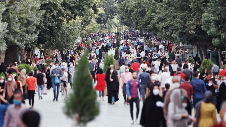 روزنامه اطلاعات: اکثریت مردم از مذاکره ایران و آمریکا و توافق کردن استقبال می کنند