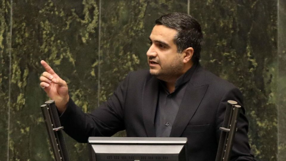 هشدار مهم یک نماینده مجلس: اگر ارز دولتی دارو حذف شود، دولت مردم را به قتل می‌رساند/ از کشتن مردم خودداری کنید!