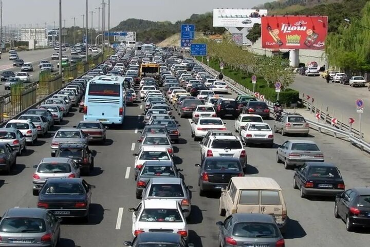 افزایش ترافیک در محورهای مواصلاتی اصفهان در آستانه روز طبیعت