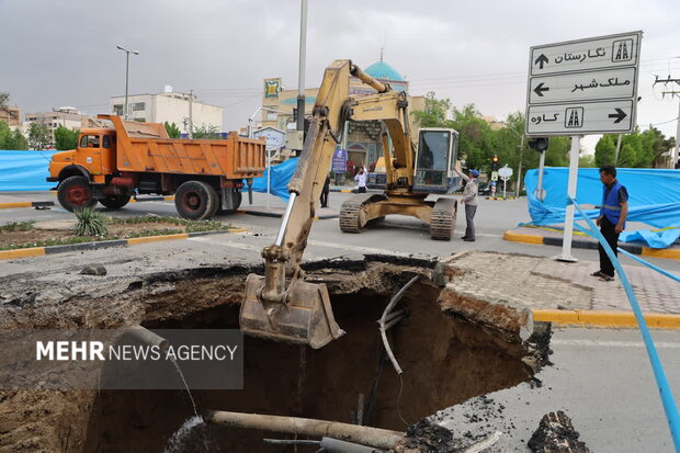 خط انتقال فاضلاب خیابان بهارستان ملک شهر اصفهان بازسازی شد