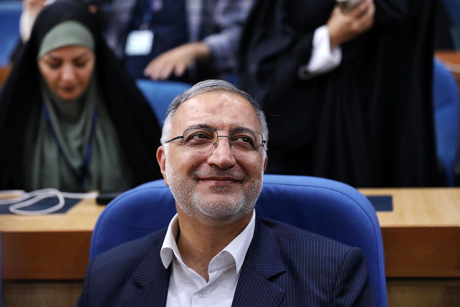 زاکانی:۶۰ % از خانوارها در تهران بیش از دو برابر ظرفیت معمولی آب مصرف می‌کنند / ۱۸۰ میلیون متر مکعب آب برای فضای سبز مصرف می‌کنیم
