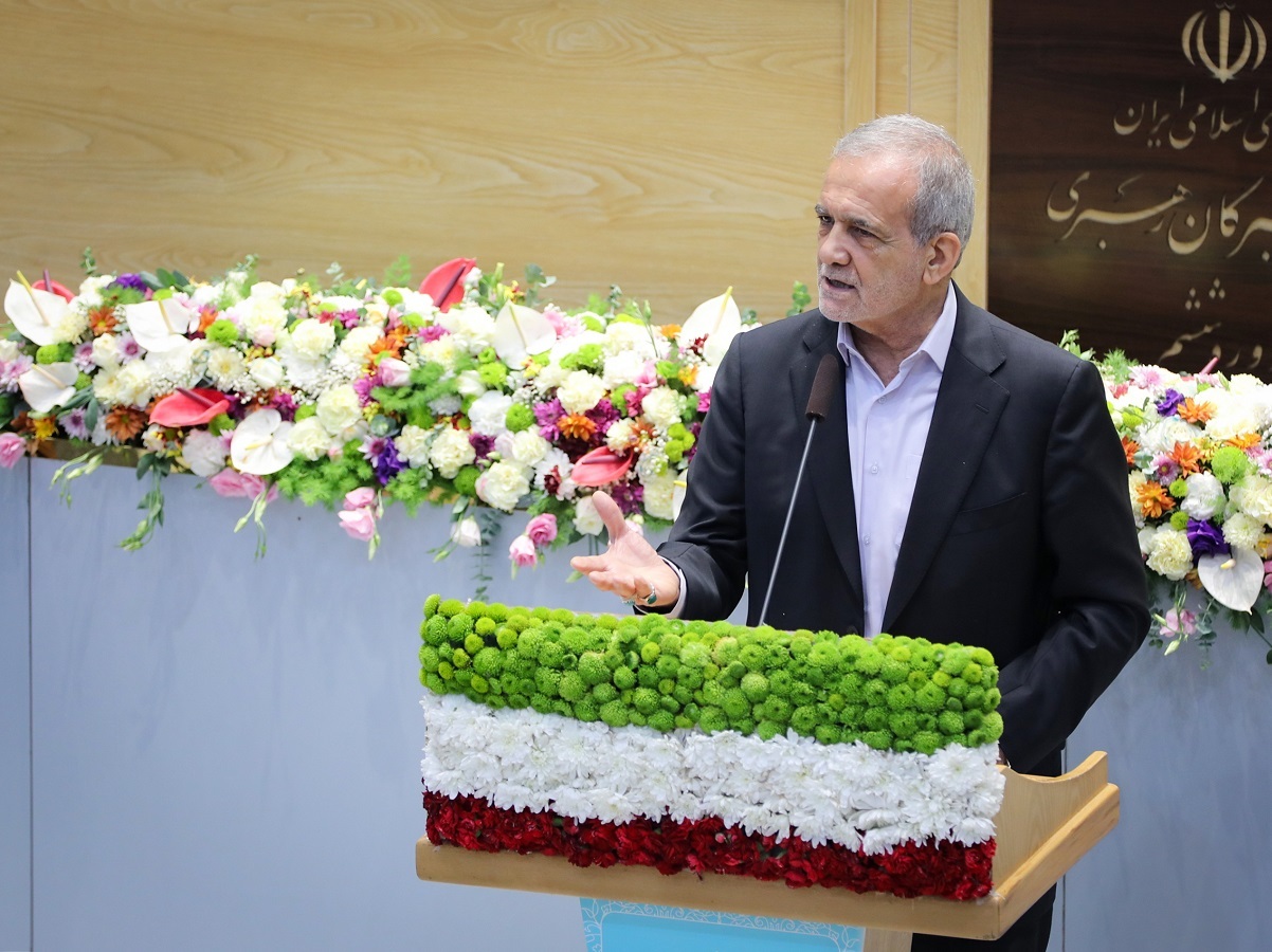پزشکیان: هرگز حاضر نیستم کاری انجام دهم که کشور به هم بریزد / اگر فردی بی‌حجاب است، اما کاری به دین ندارد، نباید با رفتاری نادرست کاری کنیم که ضد دین شود