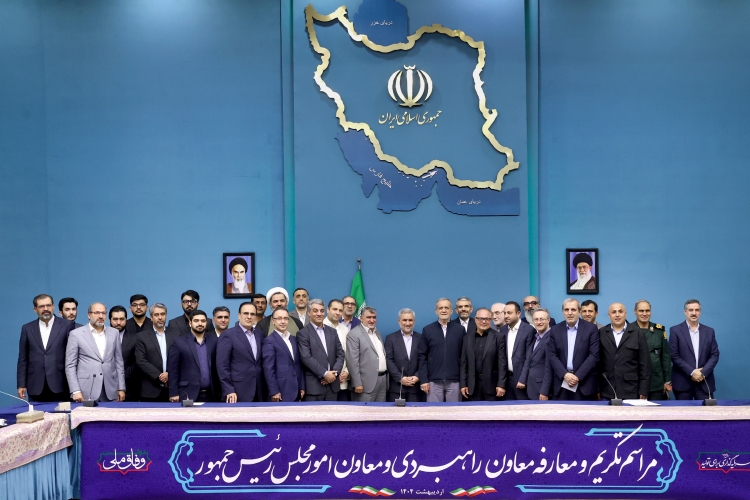 غیبت معنادار محمدجواد ظریف در مهمانی پزشکیان
