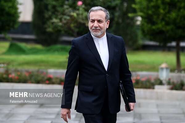عراقچی: مطمئنم ترامپ قدمت خلیج‌فارس را می‌داند