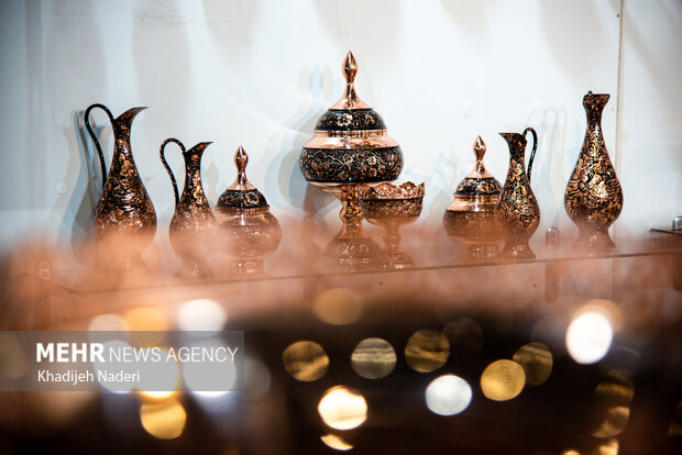 صادرات محصولات صنایع‌دستی از طریق پست تسهیل می‌شود