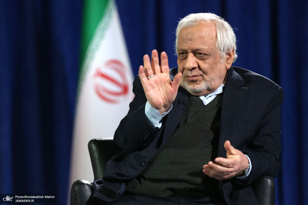 بادامچیان: ترامپ از عهده مذاکره برنیاید، گورباچف آمریکا می‌شود