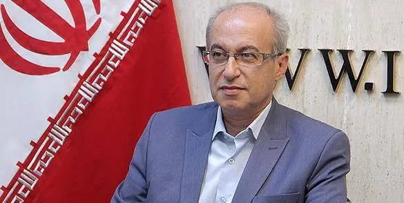 نماینده مجلس: بیمه ها، داروهای سرطانی و بیماران خاص را از لیست خود حذف کرده‌اند