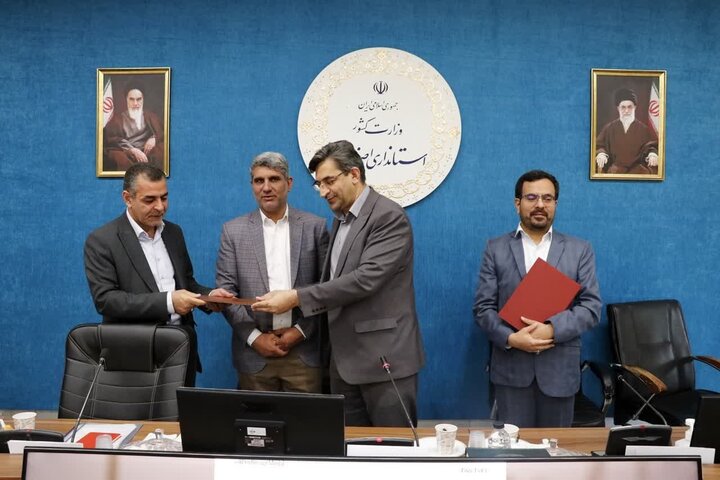 مدیرکل اداری مالی و مدیر هسته گزینش استانداری اصفهان معرفی شدند