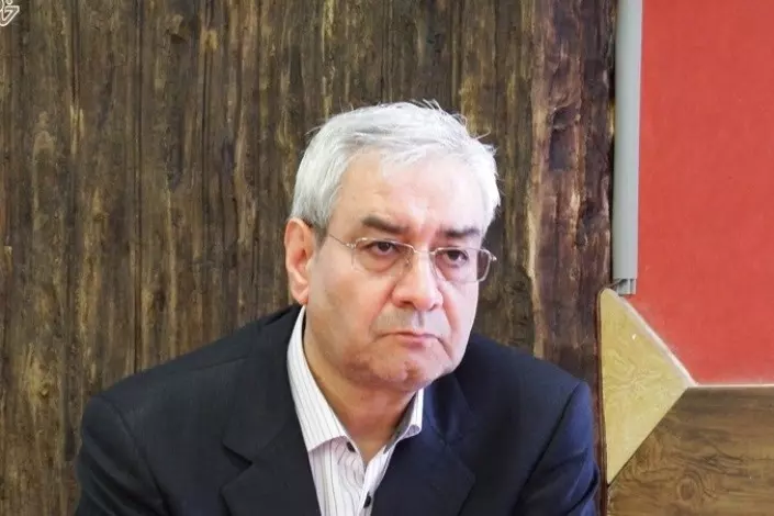 اصغر زاده: دولت لایحه “مقابله با نشر محتوای خلاف واقع در فضای مجازی” را پس بگیرد