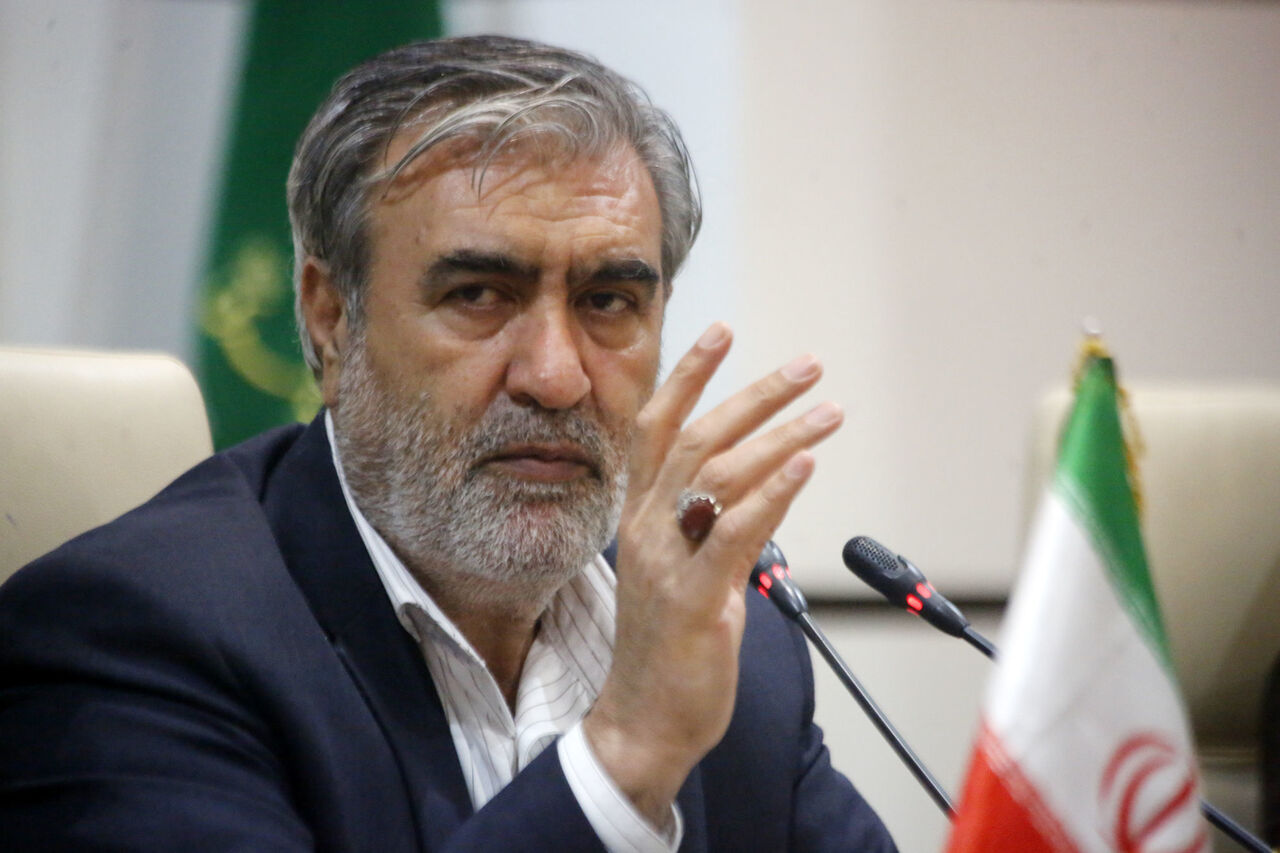 نماینده مجلس: رهبری در نخستین ساعات پس از شروع جنگ، شخصاً جلسه تشکیل دادند