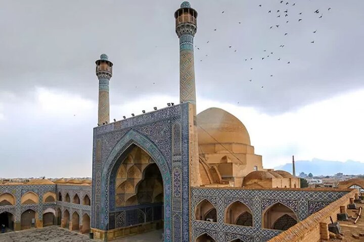 گنبد تاج الملک مسجد جامع اصفهان مرمت می‌شود