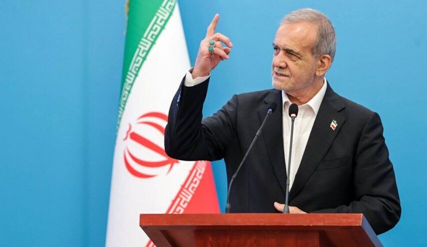  پزشکیان: اینکه بروی پشت تریبون و هر چیزی از دهانت در بیاید را بگویی، خیانت به وحدت است / نباید نسبت به مردم با خشونت و بد اخلاقی رفتار کنیم