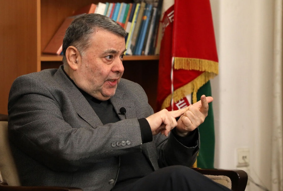 انتقاد سیدمحمد صدر از عراقچی: وزیرخارجه، نظامی که نیست؛ باید دیپلماتیک صحبت کند /عراقچی باید متوجه می شد که مذاکرات وقتی به بن‌بست می رسد، احتمال جنگ زیاد می شود