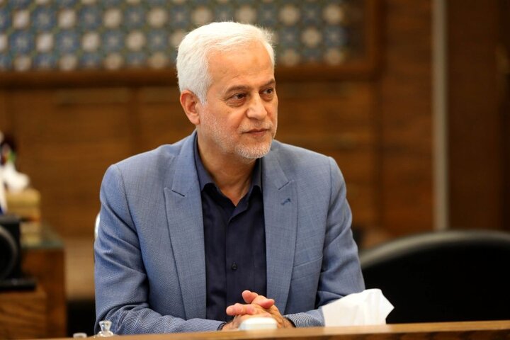 انسجام حول محور رهبری ضامن استقلال و استقامت ملت است