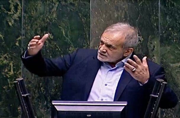 روایت سخنگوی هیات رئیسه از جلسه غیرعلنی مجلس: رئیس‌جمهور تاکید داشت که وحدت و انسجام می‌تواند در گره‌گشایی از کار مردم تاثیرگذار باشد