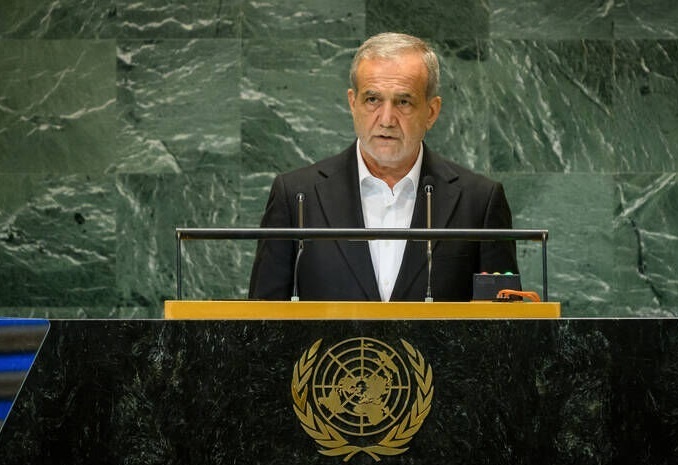 محمد عطریانفر: پزشکیان اگر تأییداتی اخذ کند، می‌تواند با ترامپ در نیویورک دیدار مستقیم و بی‌واسطه کند