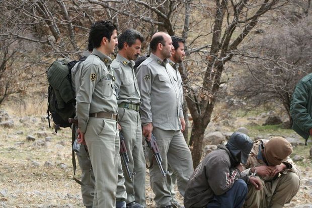 ۴ شکارچی پرندگان وحشی در مناطق آزاد نطنز دستگیر شدند
