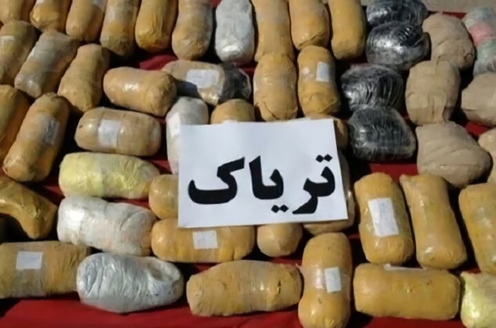 ۵۶ کیلو تریاک از یک پژو در شهرضا کشف شد