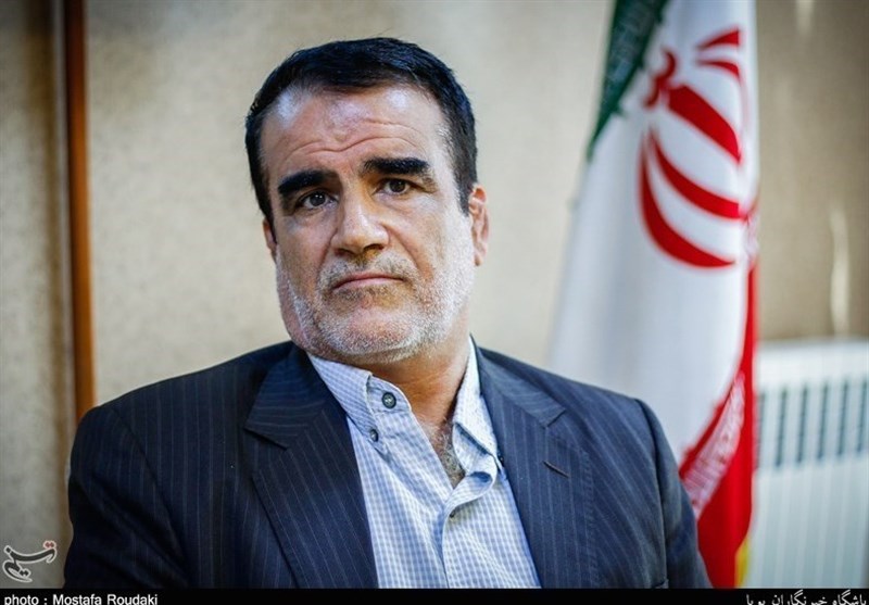علی‌محمد نمازی: باید با «شریعتمداری» برخورد شود؛ سخنان او شبیه اقدامات شعبان بی‌مخ است