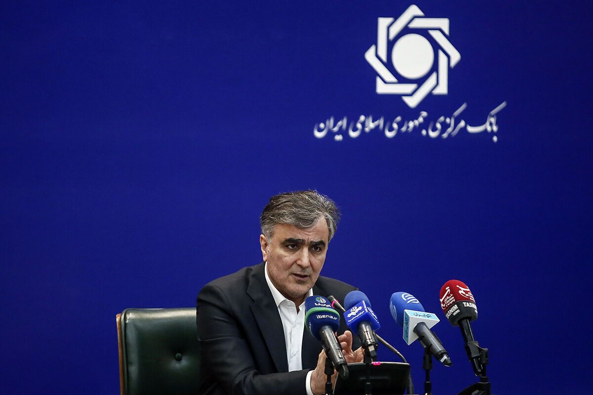 برکناری فرزین تکذیب شد