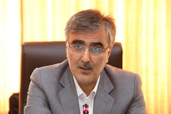 فرزین: پلتفرم‌های فروش آنلاین طلا، باید میزان طلایی که می‌فروشند را در اختیار داشته باشند؛ نه اینکه ابتدا بفروشند و بعد آن را بخرند/ این رویکرد، اشکال شرعی و قانونی دارد