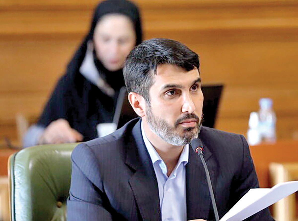 جنجال تذکر حجاب از بلندگوهای مترو/ عباسی، عضو شورای شهر تهران:مردان بوالهوس ذینفعان پروژه ابتذال هستند