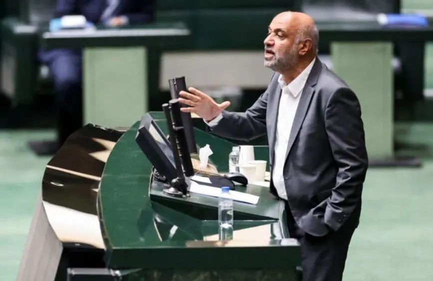 زهرا سعیدی: ۲۵ نماینده مجلس استیضاح میدری را با استامپ قرمز امضا کردند