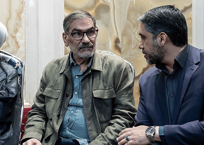 شمخانی: همه سوار بر کشتی‌ای هستیم که شهدای انقلاب به آب انداخته‌اند / حیف است در این کشتی نقطه ضعف و سوراخی پیدا شود