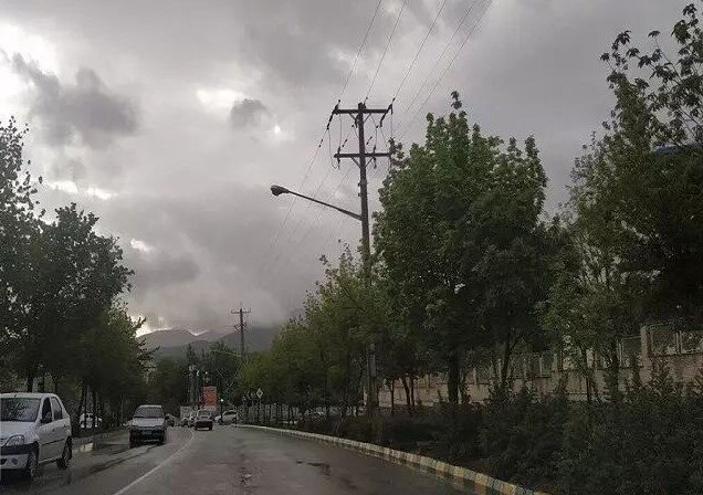 کاهش تا ۶ درجه ای دما و رگبار باران در تهران