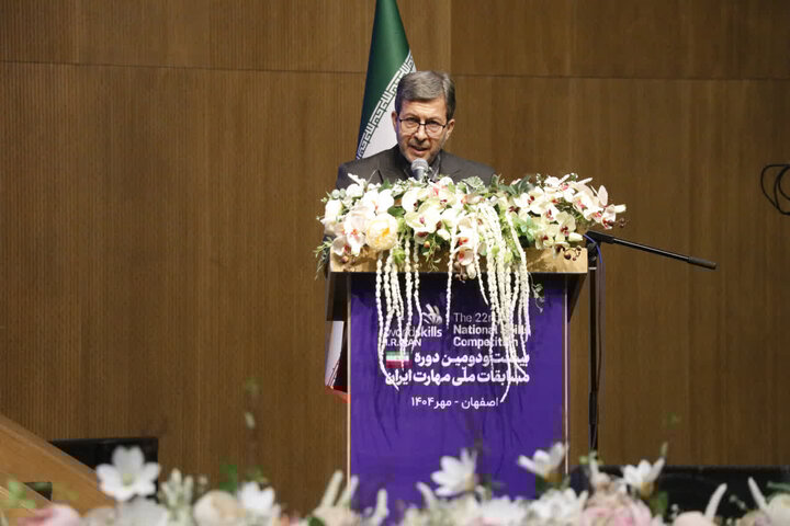 استاندار اصفهان:مهارت زبانی جهانی و سرمایه‌ای که هیچ‌گاه تحریم نمی شود