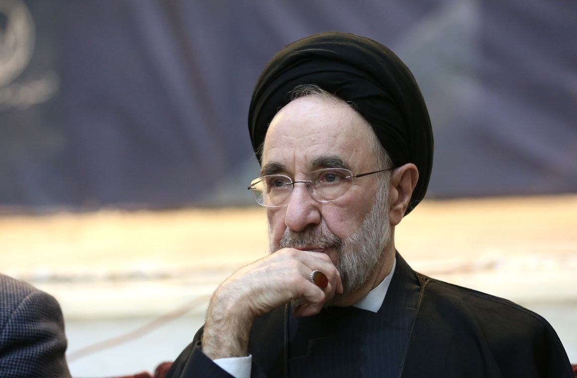 خاتمی: پس از جنگ، انتظار می‌رفت برای قدردانی از مردم، گشایش‌های بیشتری ایجاد شود / انتظار بوده و هست که در گام اول شاهد آزادی بخش مهمی از زندانیان باشیم