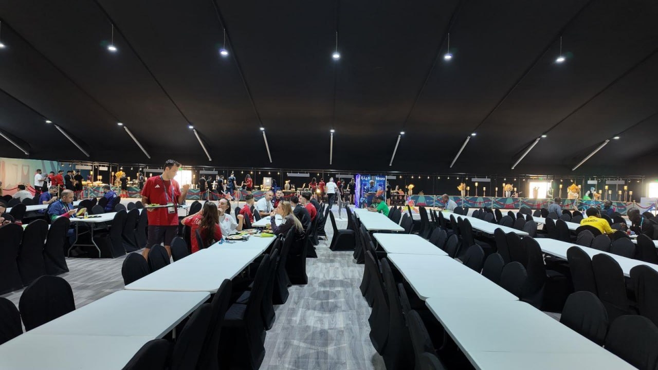 روزنامه جوان: چرا آدم‌های بی ربط با ورزش با پول مردم در خیابان‌های ریاض می‌چرخند؟