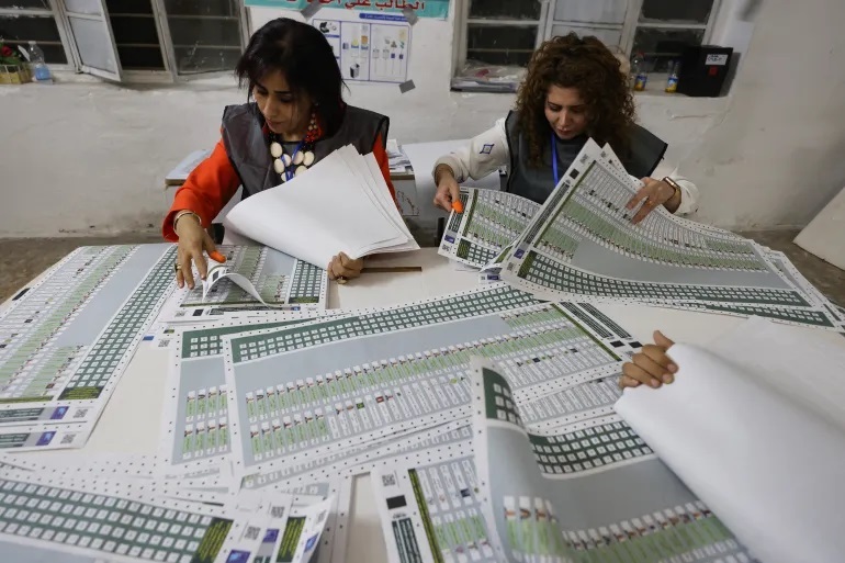 نتایج نهایی انتخابات عراق: مشارکت ۵۶ درصد / لیست السودانی، نخست وزیر با ۴۶ کرسی در صدر قرار گرفت؛ الحلبوسی با ۳۶ کرسی و نوری المالکی با ۲۹ کرسی دوم و سوم شدند