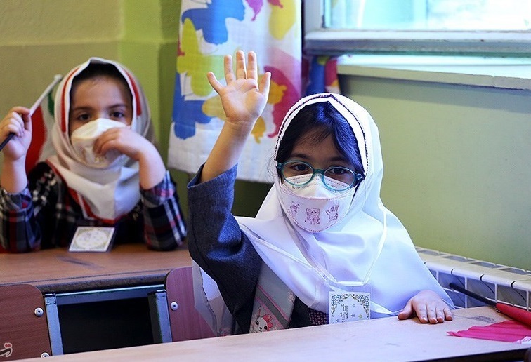 به دلیل جلوگیری از شیوع آنفلوانزا مدارس مشهد فردا هم غیر حضوری شد