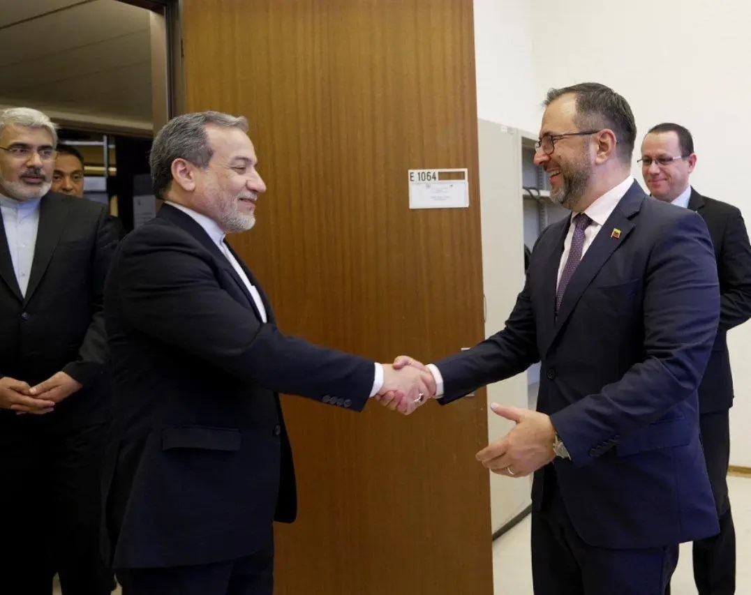 عراقچی به وزیر خارجه ونزوئلا: رویکرد قلدرمآبانه آمریکا در قبال ونزوئلا نقض فاحش اصول بنیادین منشور ملل متحد است