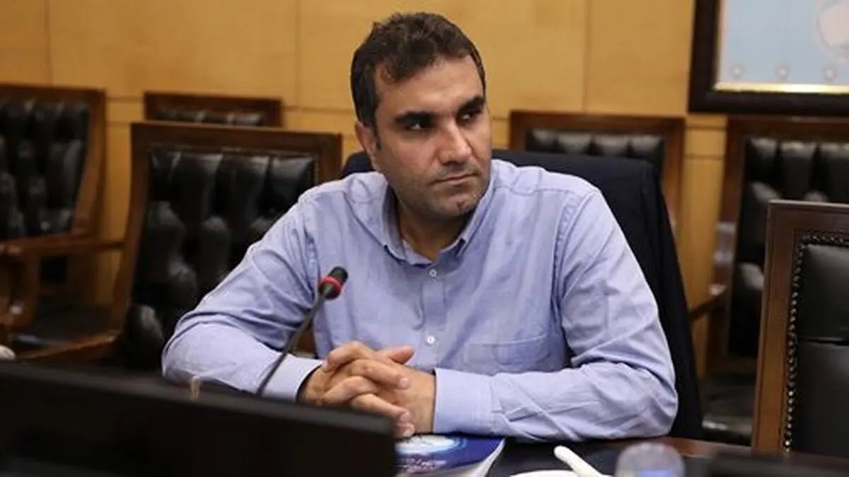پوردهقان، نماینده مجلس: از روز اول که به مجلس آمدیم سیم کارت بدون فیلتر به ما پیشنهاد شد/ برخی دوستان معتقدند بقیه ظرفیت ورود به فضای مجازی فیلتر شده را ندارند