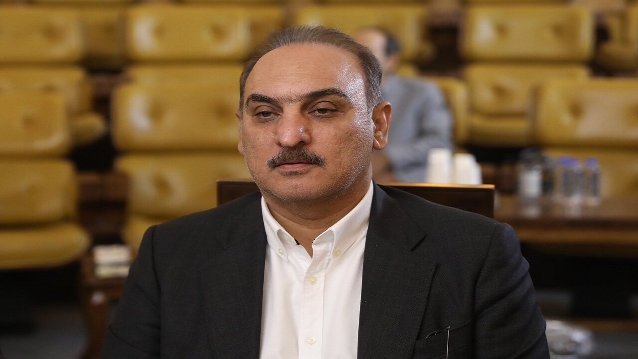 نماینده مجلس: ارز دولت برای واردات بنزین تمام شده است/ احتمالا نرخ کارت آزاد جایگاه‌های سوخت تغییر کند